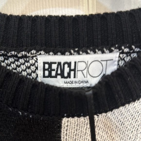 Beach Riot Skull Sweater - Picture 3 of 4
